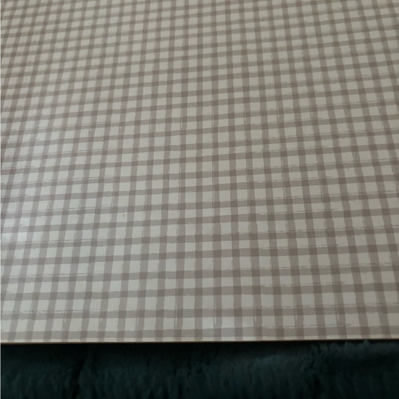 Threshold two sturdy placemats/desk work area. - Picture 6 of 7